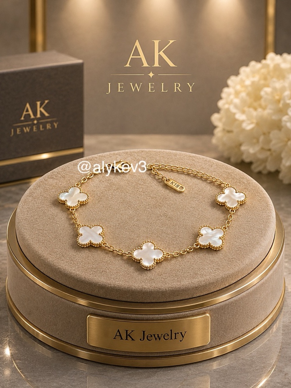 💎18K LUXURY QUATREFOIL Clover 5 Motif Bracelet, White Mother of Pearl